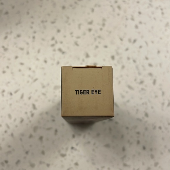 KKW Beauty x Winnie Harlow Lip Gloss in Tiger Eye! NIB/NWOT!! - Picture 3 of 3